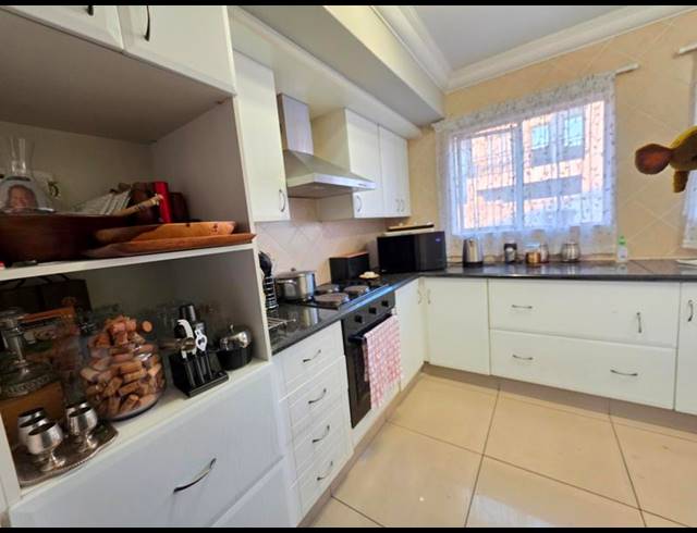 5 BEDROOM PROPERTY TO RENT IN DIE HOEWES